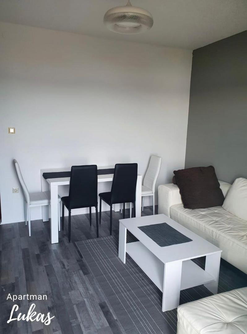 Apartmani Mazzarolli Jadranovo Chambre photo